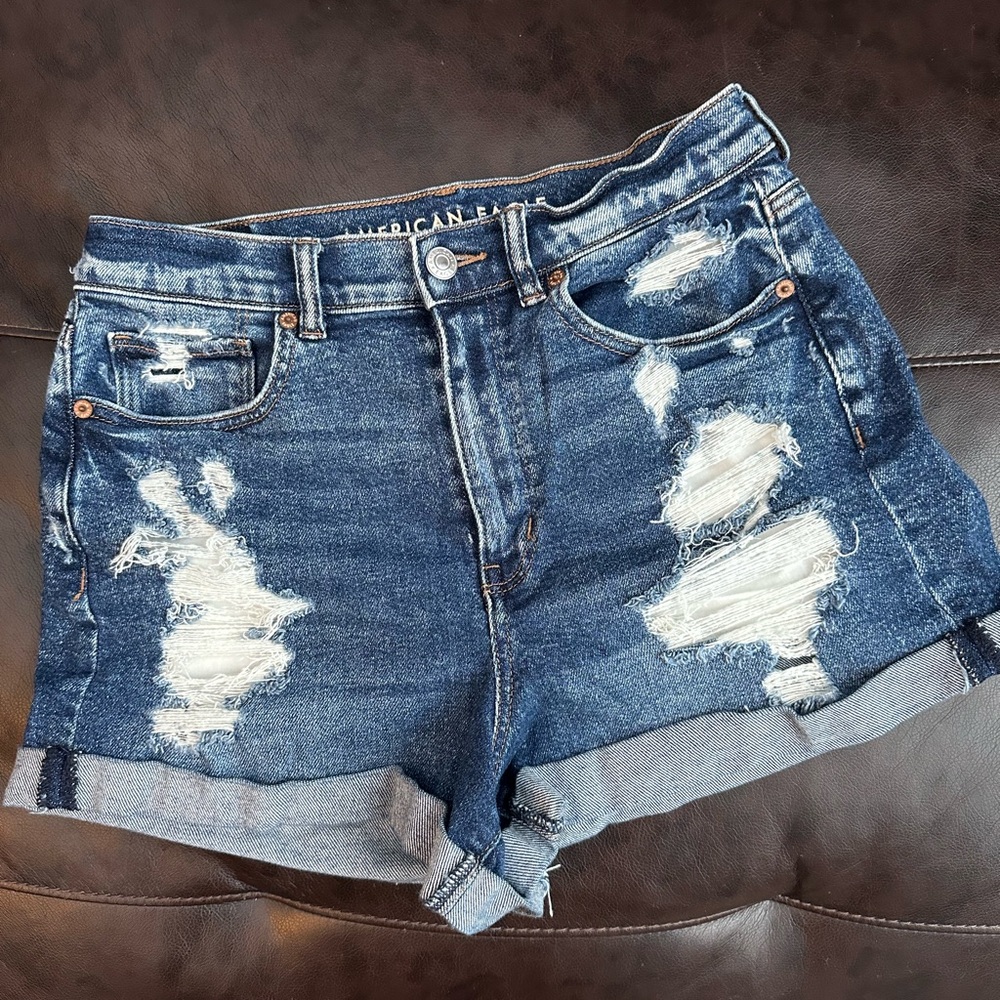 American Eagle Women’s Distressed High Waisted Jean Short in Medium Wash - 8